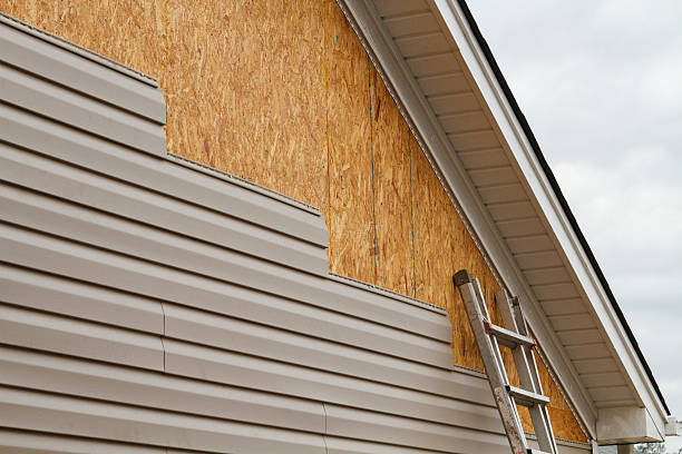Professional Fiber Cement Siding technician working in Livermore, CO